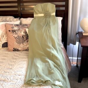 Beautiful olive green chiffon prom gown with flower design !